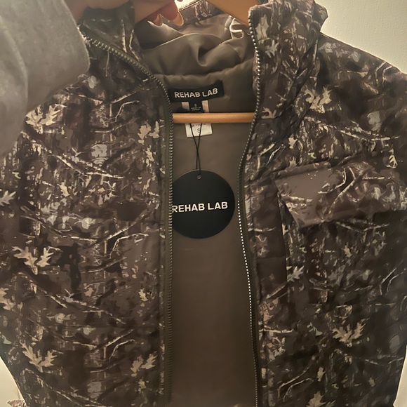 Digital camo print vest - Picture 3 of 5